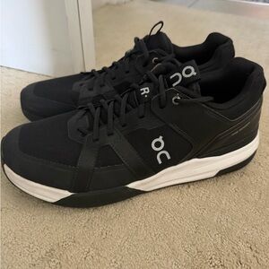 On Roger Clubhouse Sneaker Men’s 13 - Black